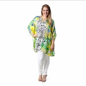 Brand new Amrita Singh Rebecca Silk Tunic Blouse. Pattern Yellow Tiger Lily.